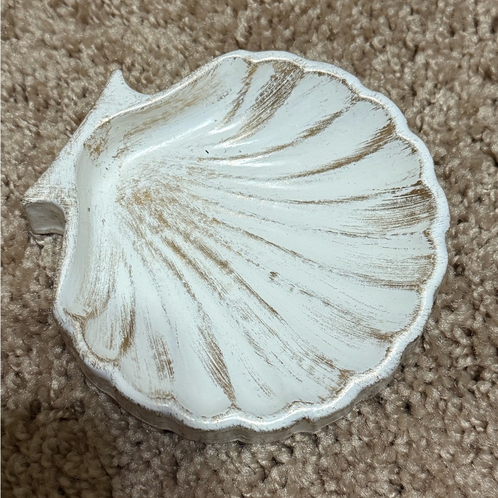 White Shell-Shaped Trinket Dish
